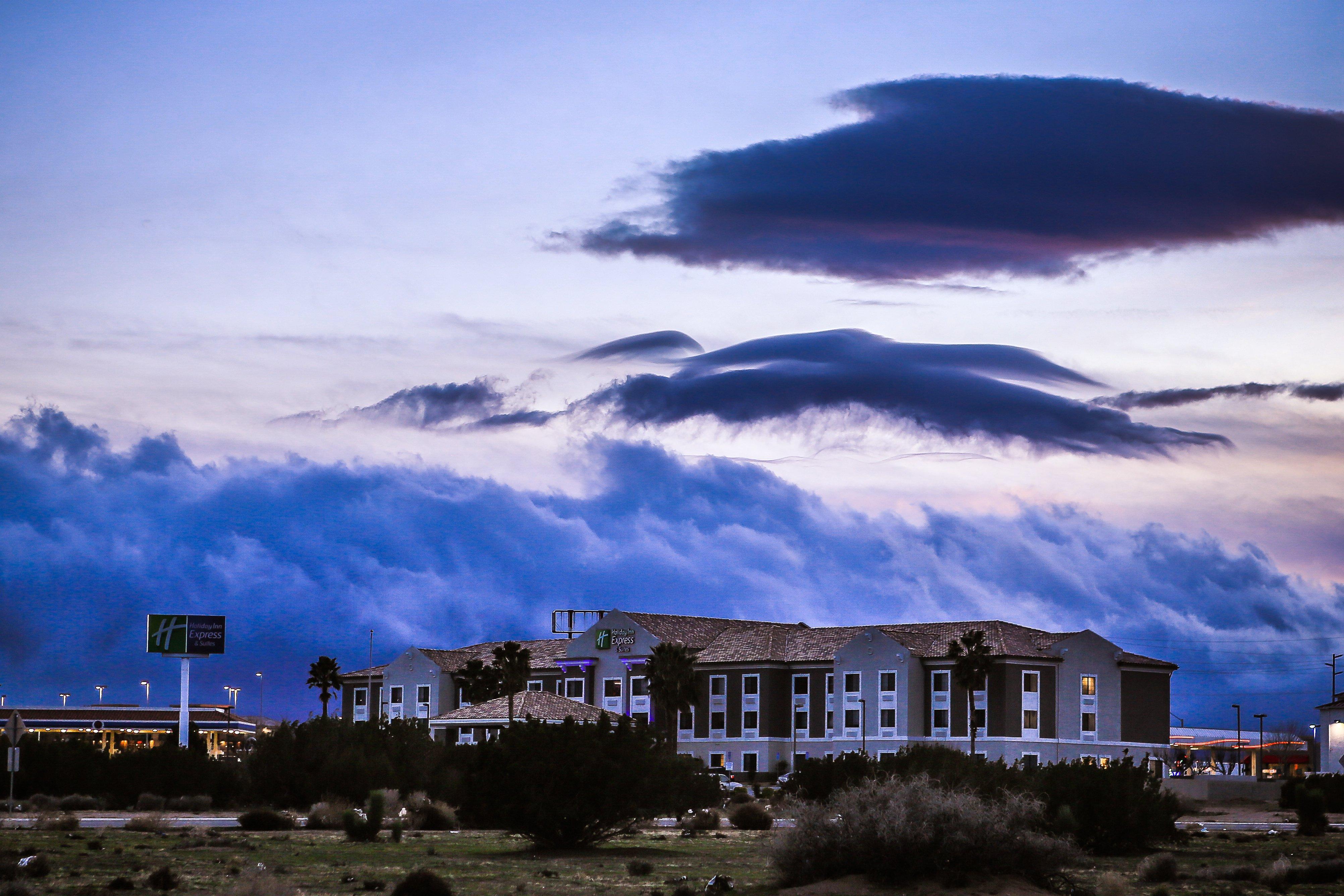 Holiday Inn Express Hotel & Suites Hesperia, An Ihg Hotel Exterior foto