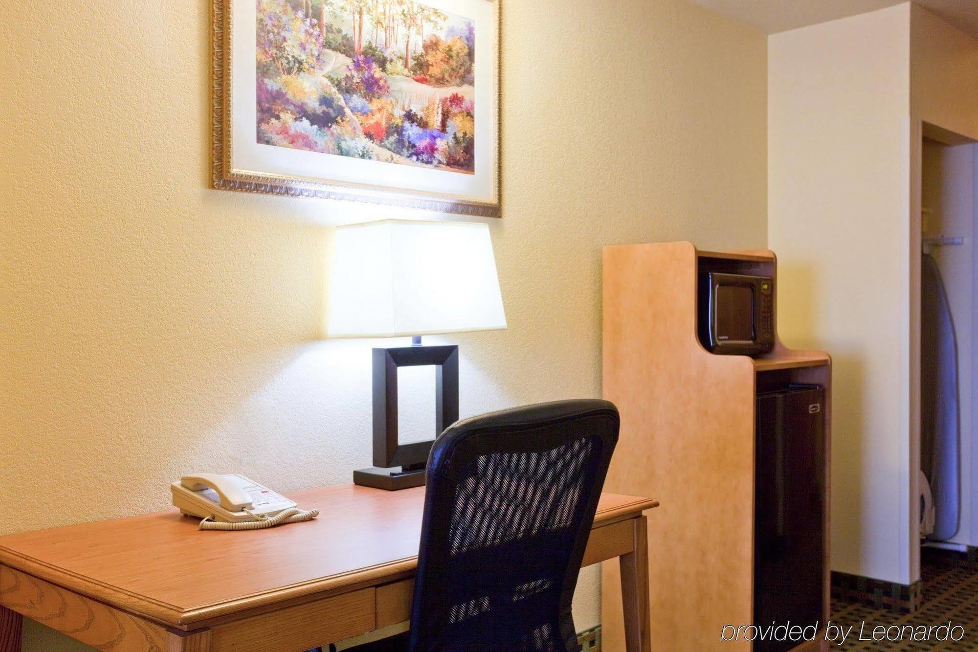 Holiday Inn Express Hotel & Suites Hesperia, An Ihg Hotel Exterior foto